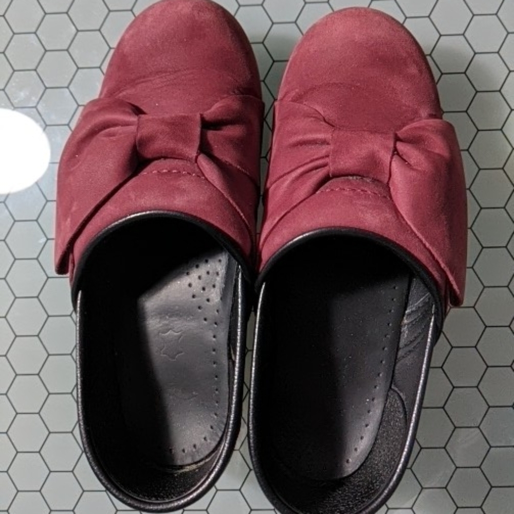 Dansko Pro Clog 37 (size 7)